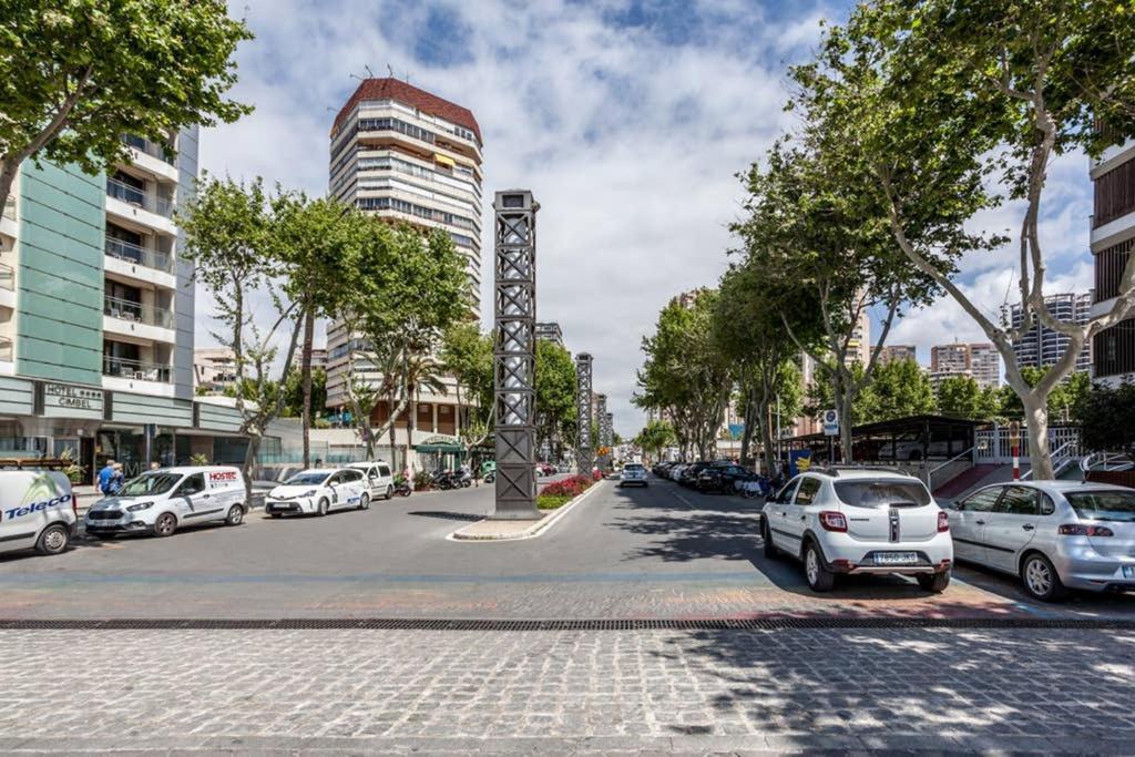 Levante Beach Front Of The Sea Estacha Benidorm Exterior photo